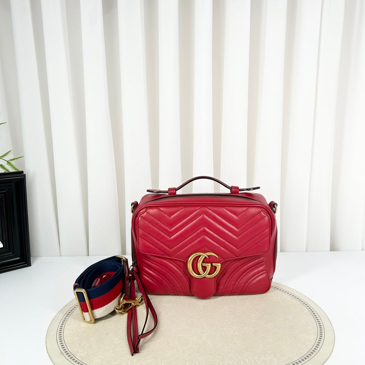 Gucci GG Marmont Messenger Bag