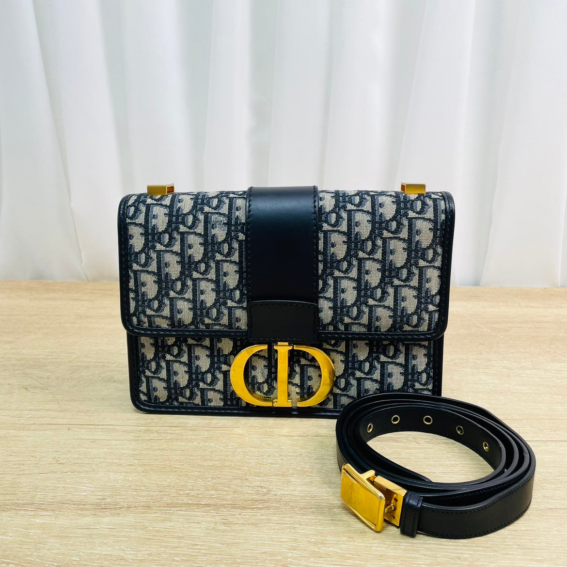 Dior 30 Montaigne Oblique Bag