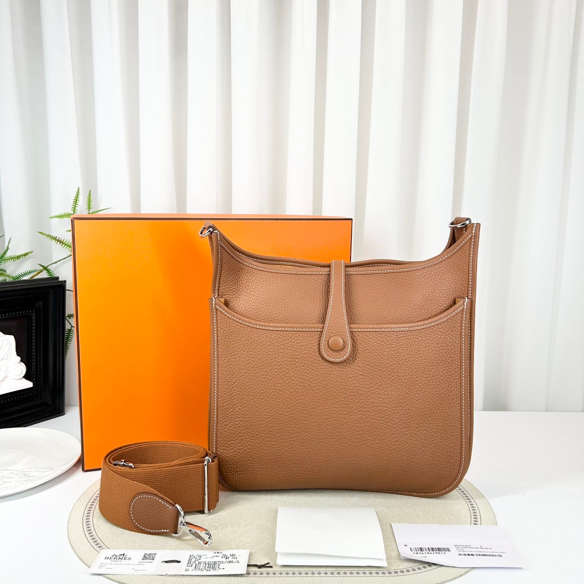 Hermès Evelyne 29 PM – Gold (Gold/Etoupe Hardware)