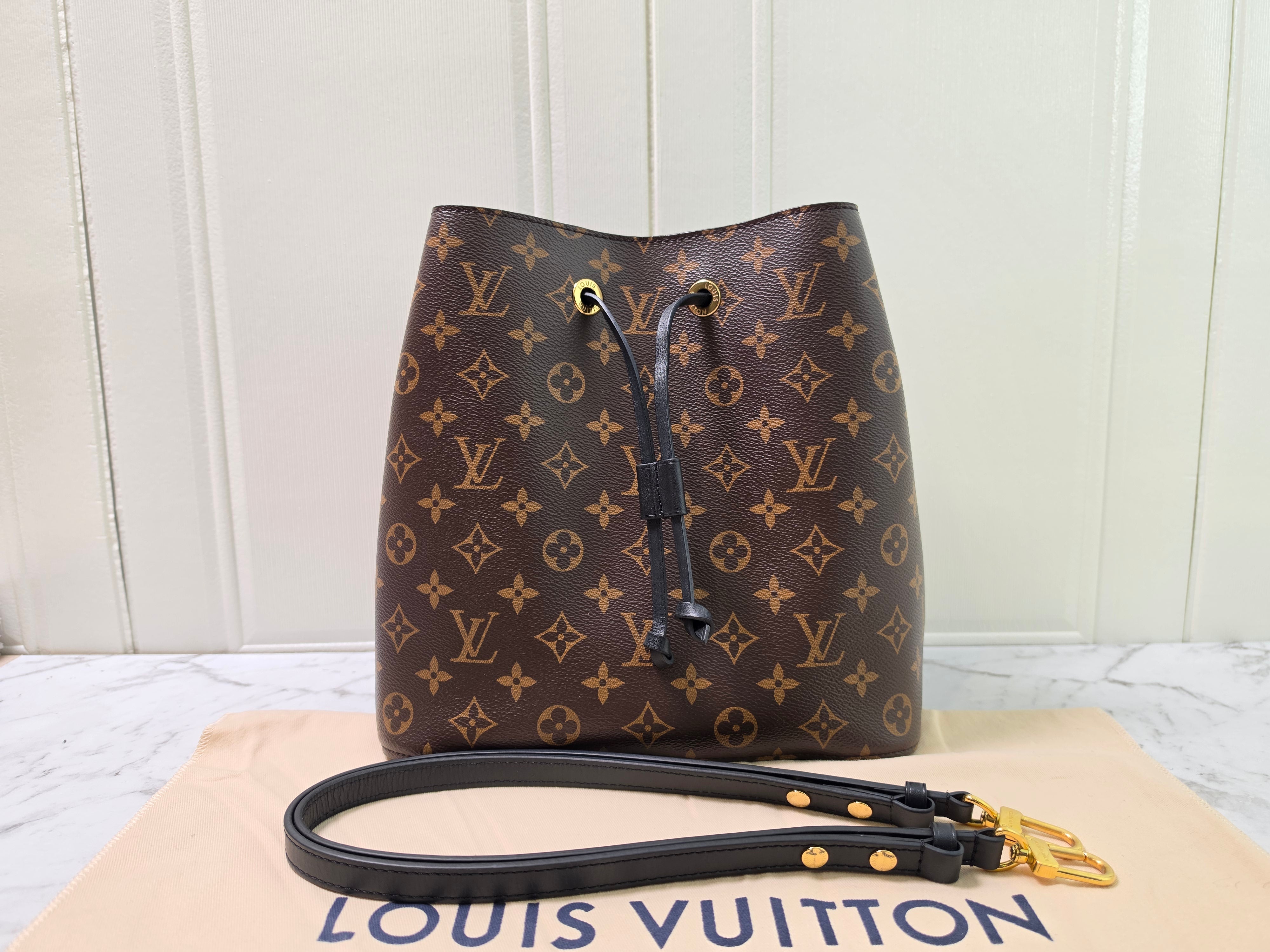Louis Vuitton NeoNoe MM Black