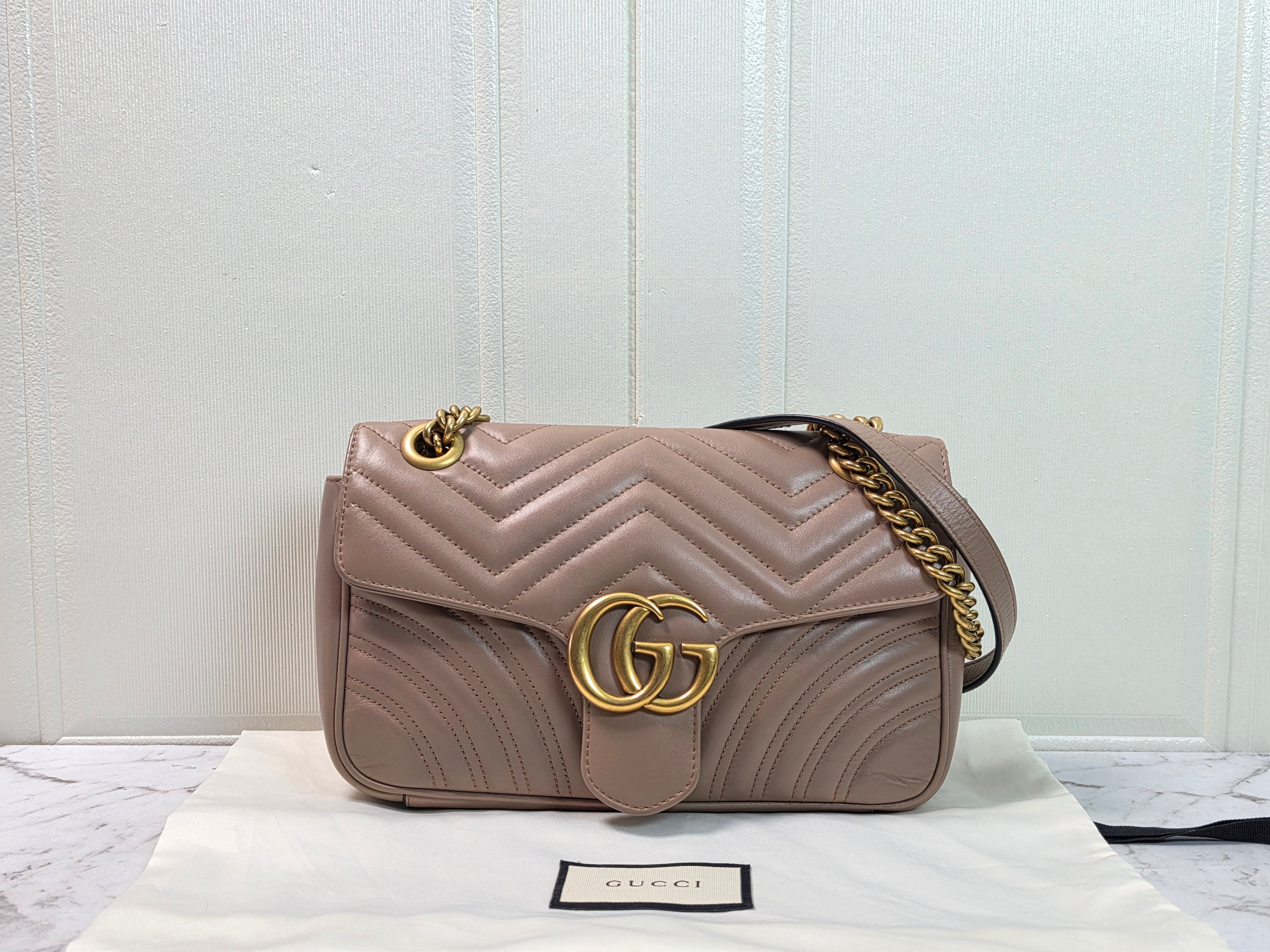Gucci GG Marmont Medium 26cm Flap Crossbody Bag