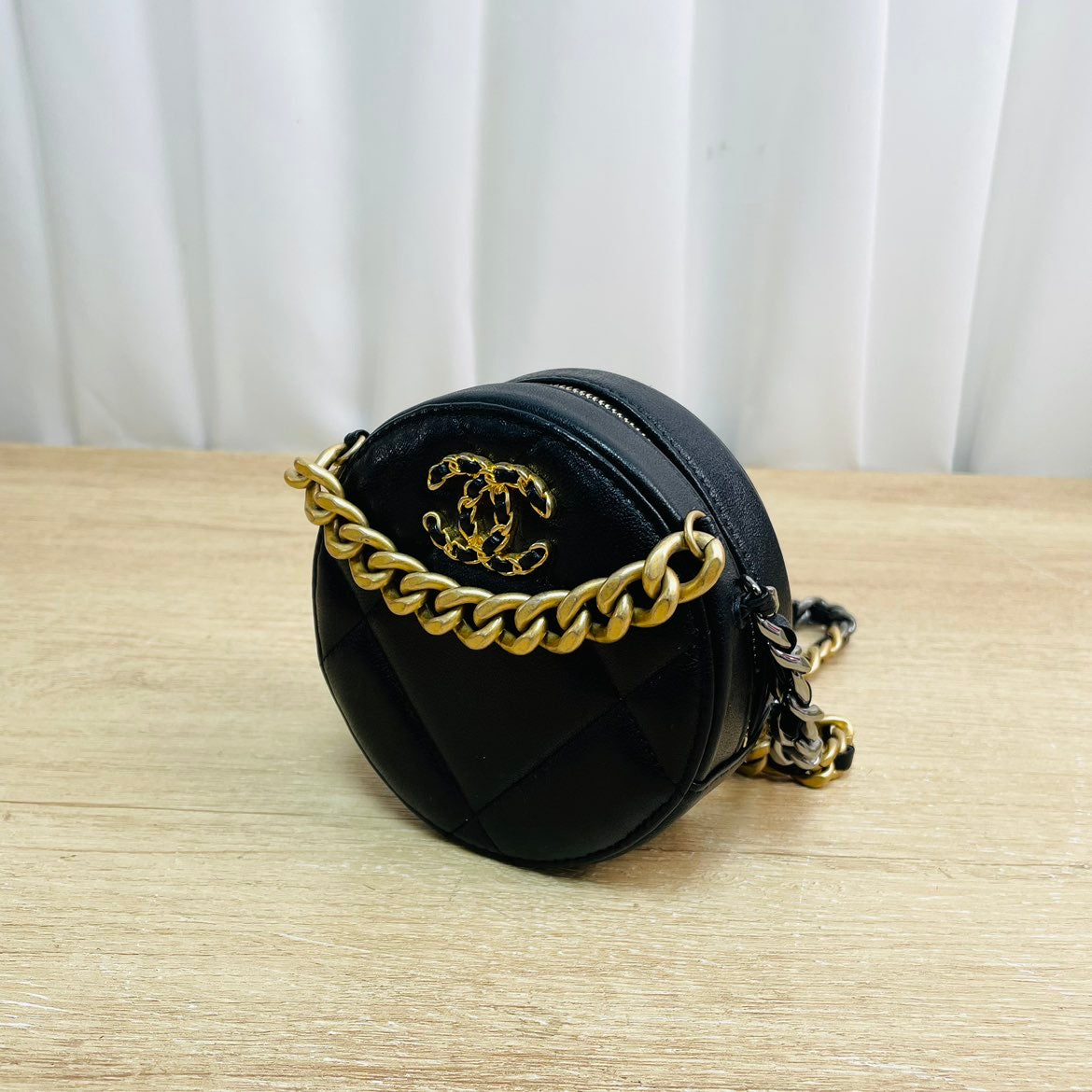 Chanel 19 Round Mini