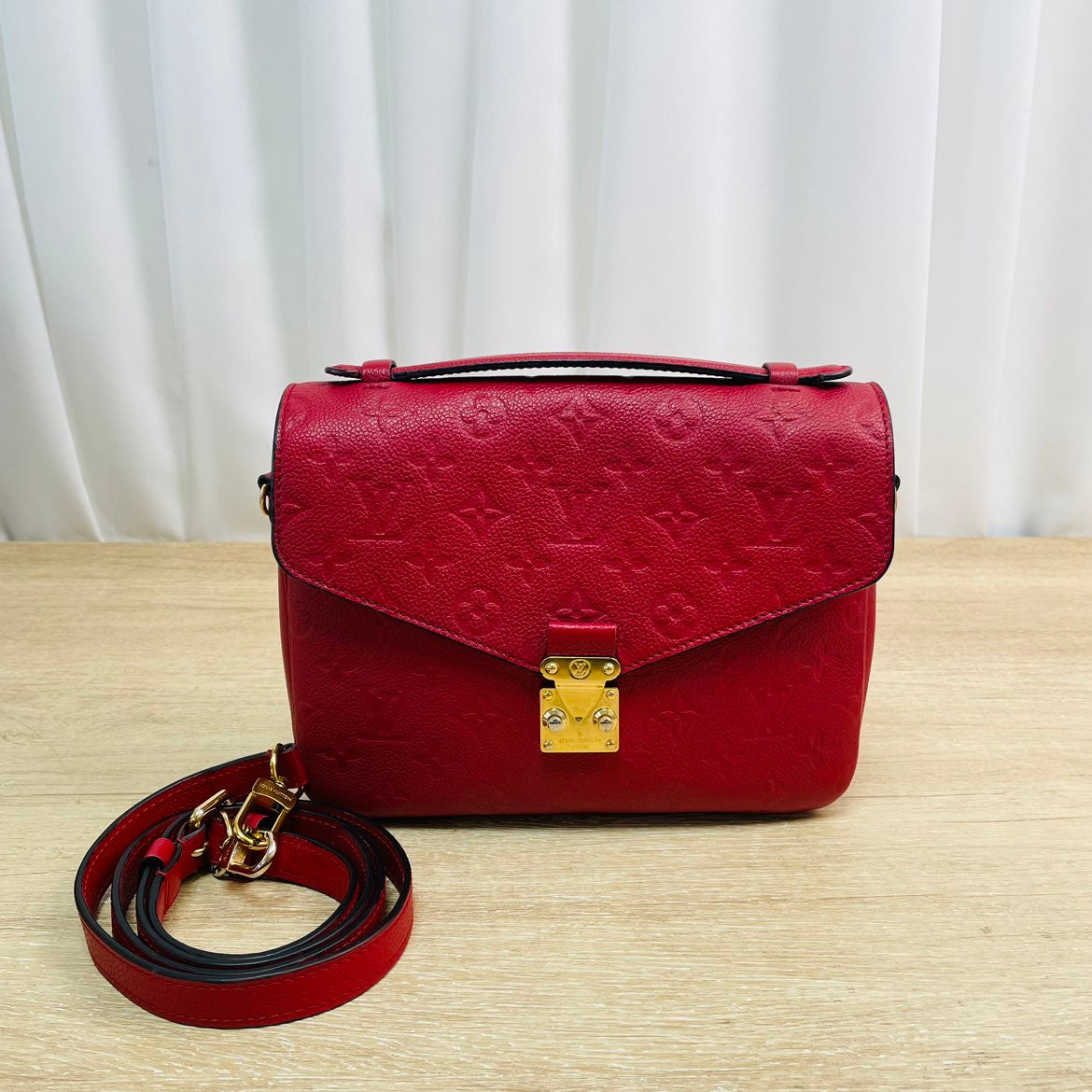 Louis Vuitton Pochette Métis