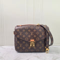 Louis Vuitton Pochette Métis