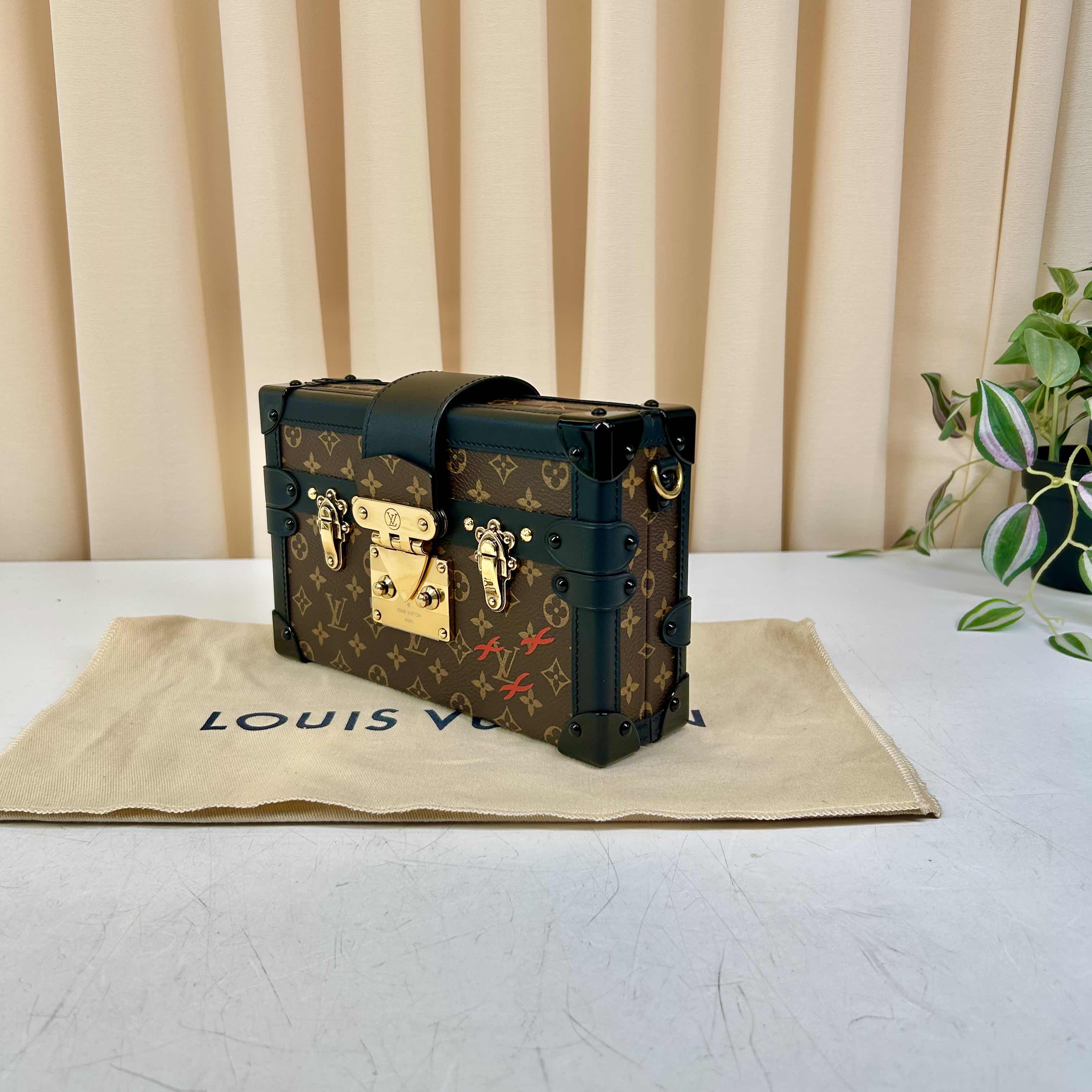 Louis Vuitton Petite Malle