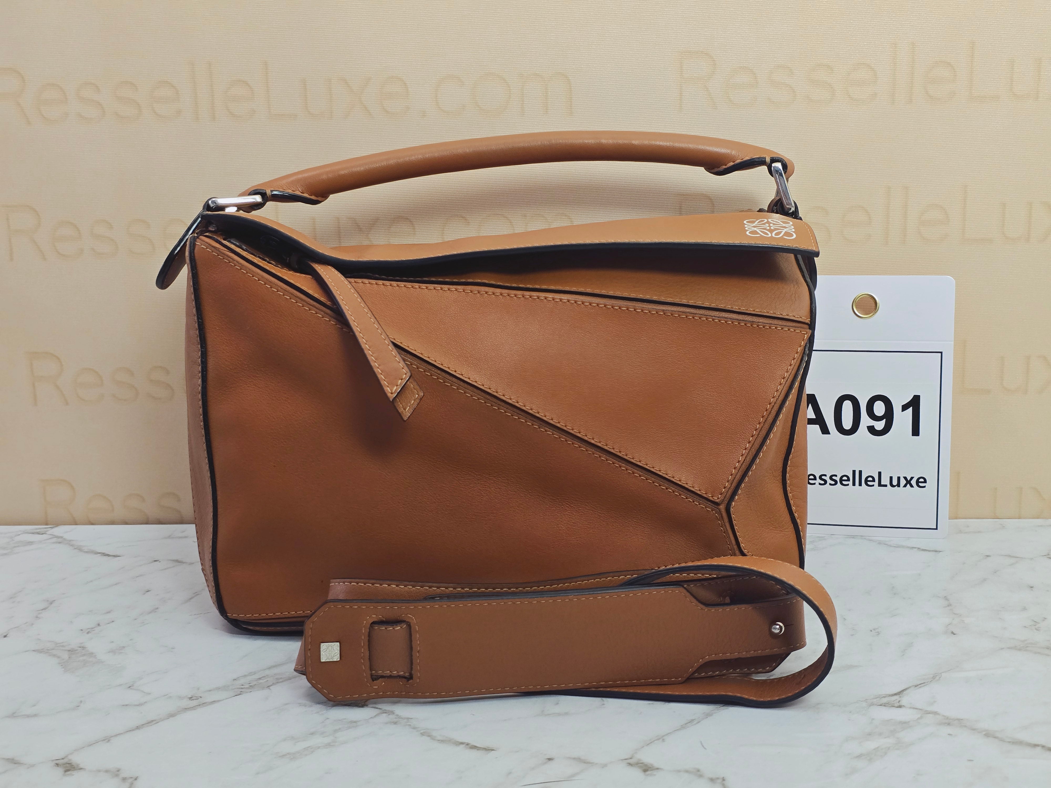 Loewe Puzzle Tan Medium