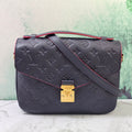 Louis Vuitton Pochette Métis Navy